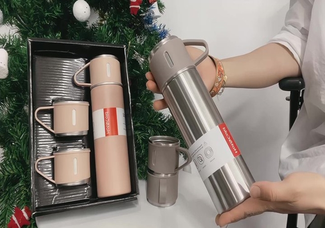 Vacuum Insulated Thermal Flask Set With 3 Cup Set 500ML Stainless Steel Vacuum Flask Gift Set